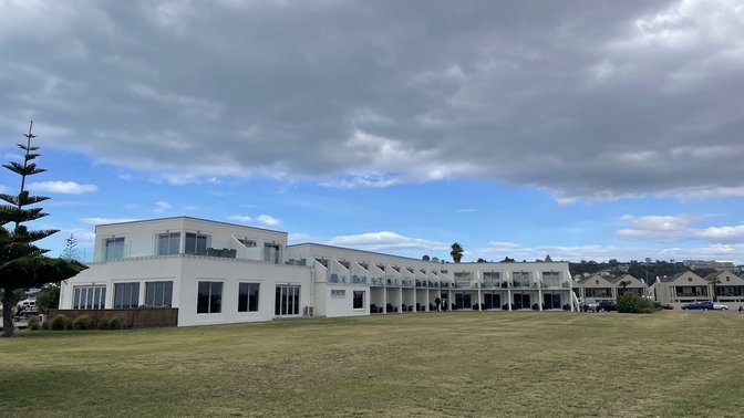 East Pier Hotel