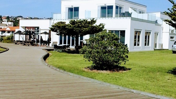 East Pier Hotel