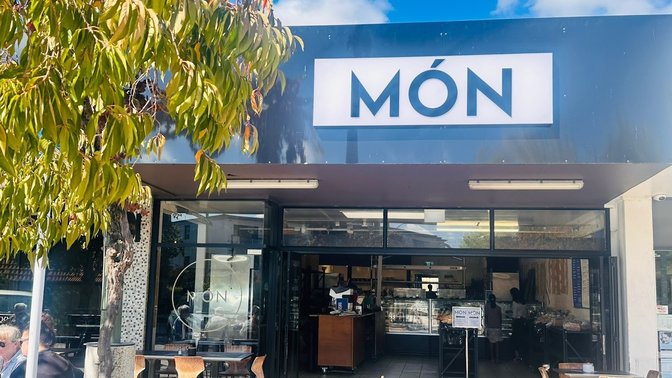 MÓN - Cafe Bakery Asian Fusion Restaurant