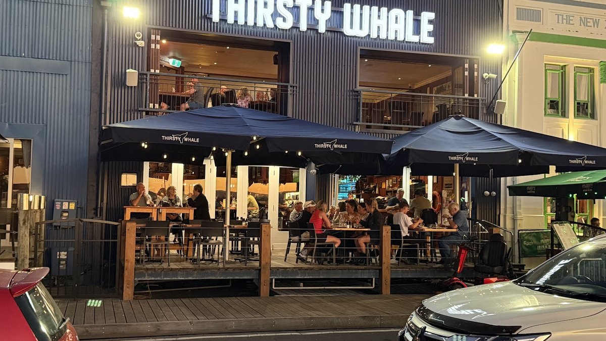 Where to Eat in Ahuriri: A Guide to Waterfront Dining, Bars, and Cafes