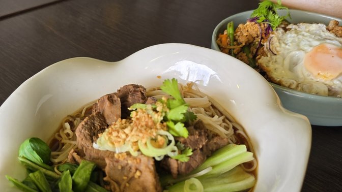 Thai Niyom Eatery