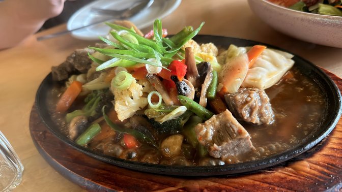 Thai Niyom Eatery
