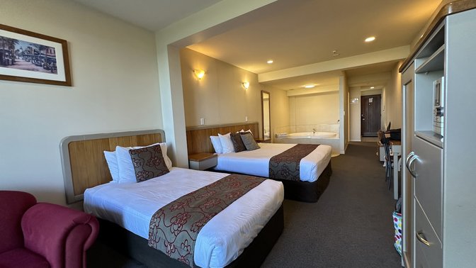 Pebble Beach Motor Inn