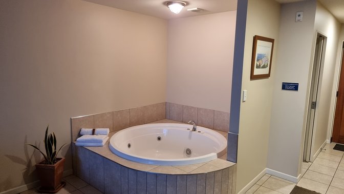 Pebble Beach Motor Inn