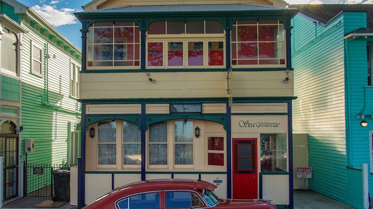 Sea Breeze Bed & Breakfast