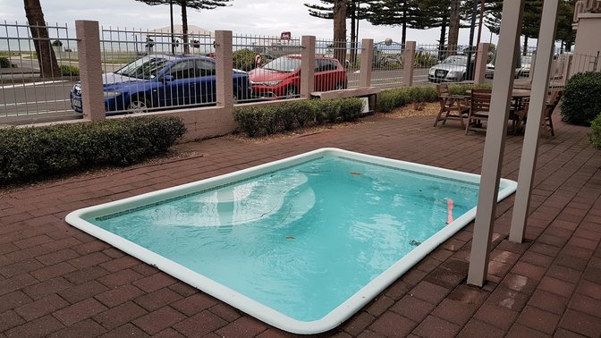 Edgewater Motor Lodge