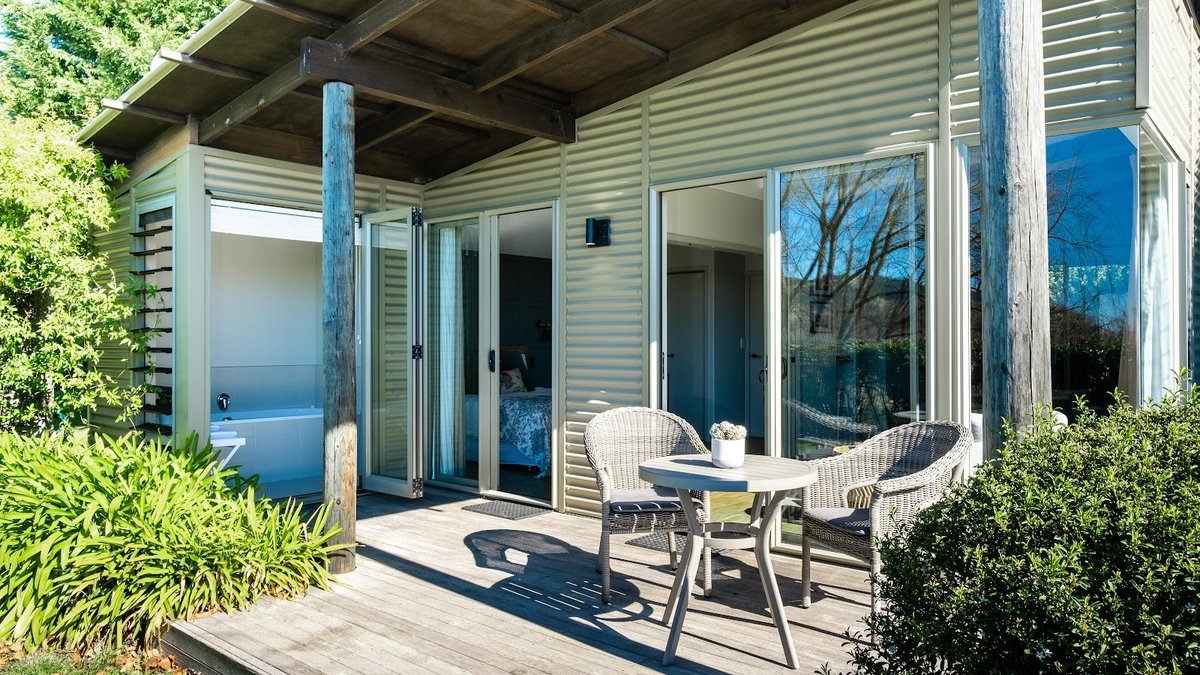 Te Awanga Cottages