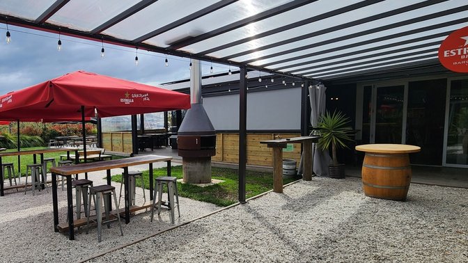 Three Wise Birds Garden Bar