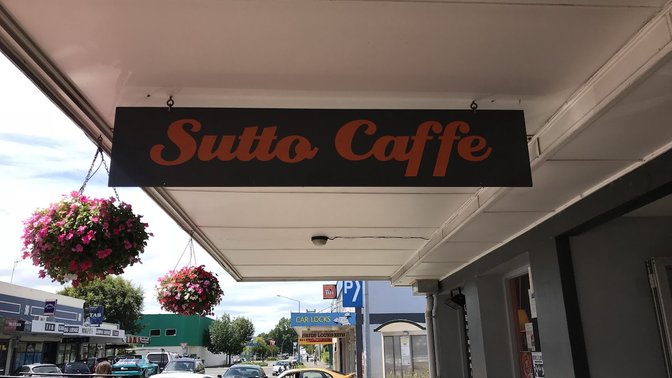 Sutto Caffe Lounge