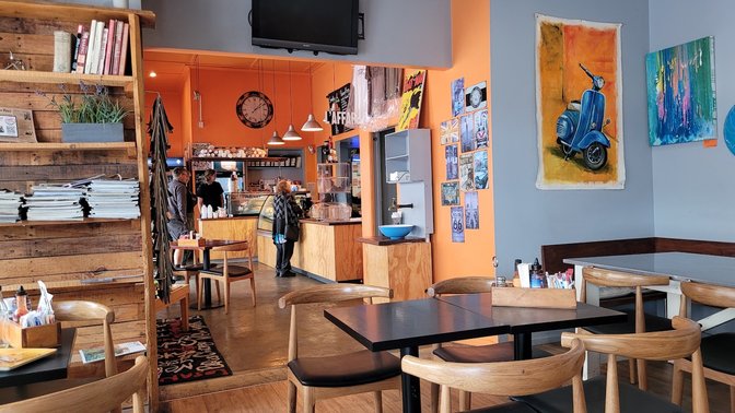 Sutto Caffe Lounge