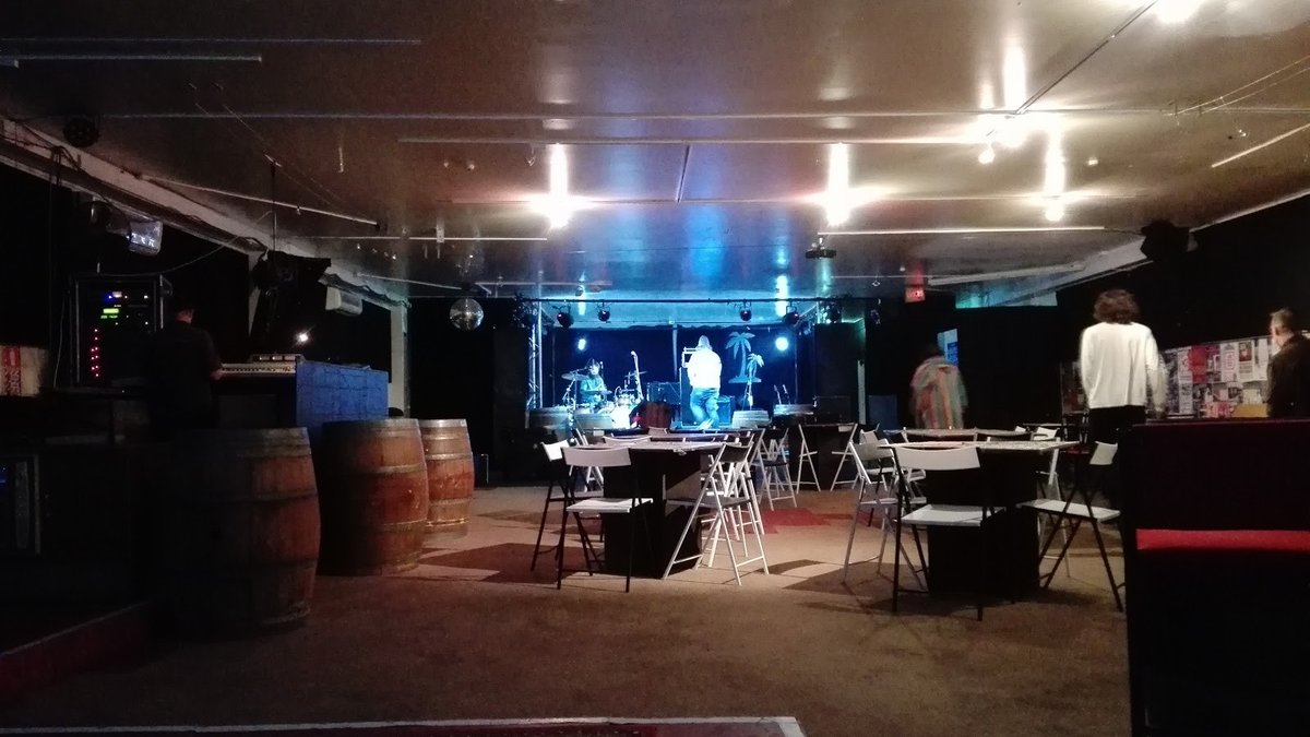 Ash Grunwald Brings Stomping Blues to Napier's Historic Cabana